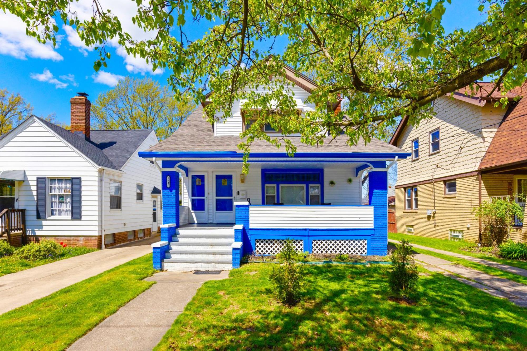 The Sapphire Haven - Your Old Brooklyn Oasis Awaits Families, Couples, Business Travelers Near Downtown With Parking, 300 Mb Wifi & Self Check-in Holiday home Cleveland