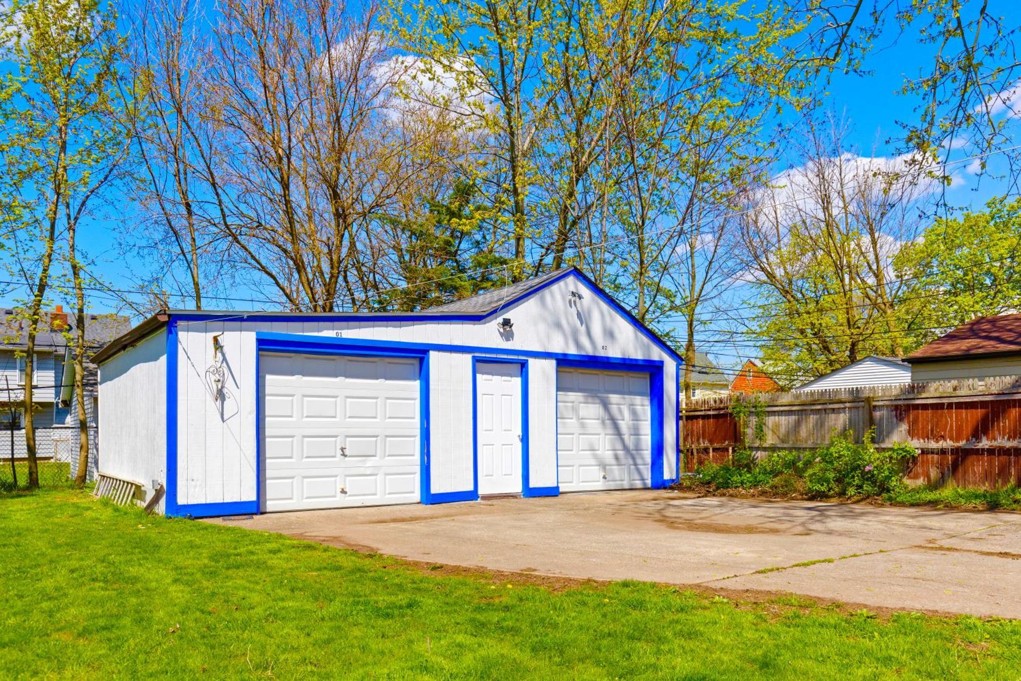 The Sapphire Haven - Your Old Brooklyn Oasis Awaits Families, Couples, Business Travelers Near Downtown With Parking, 300 Mb Wifi & Self Check-in