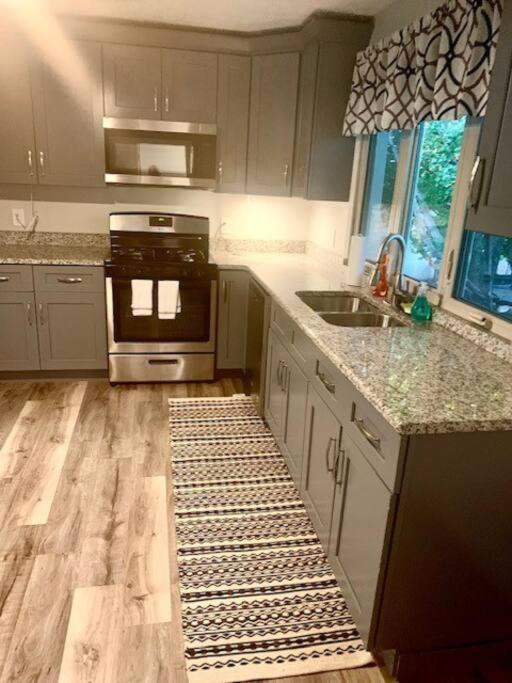 Apartment The House - Terrific W33rd Cleveland