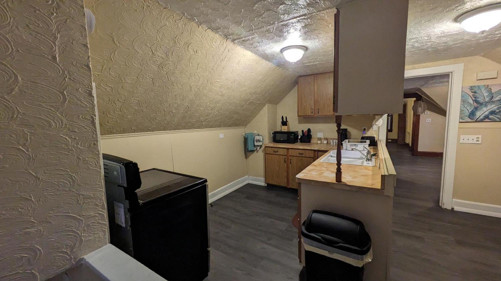 Amazing Upper Unit