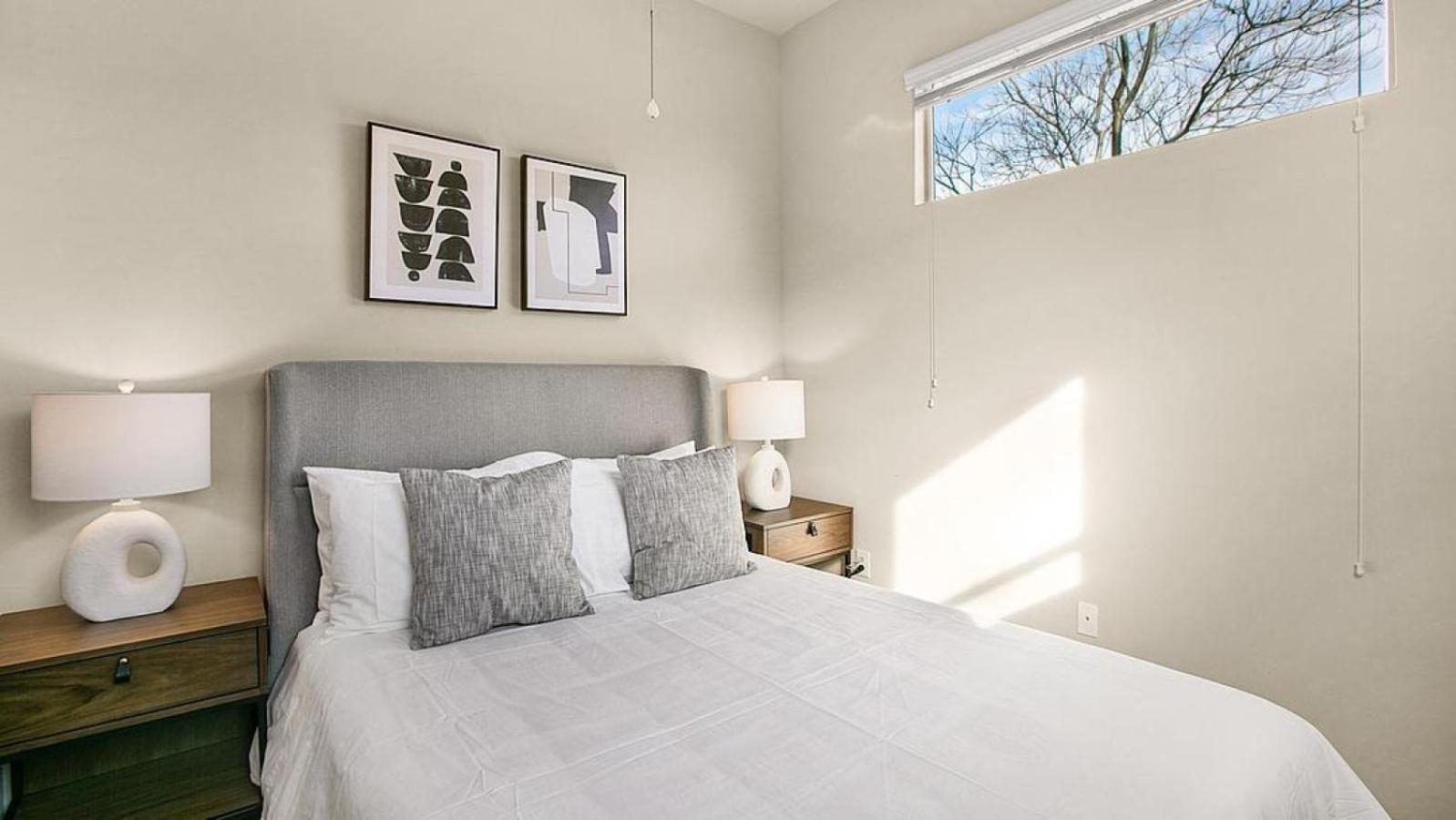 Landing At La Collina - 2 Bedrooms In Circle Apartment Cleveland