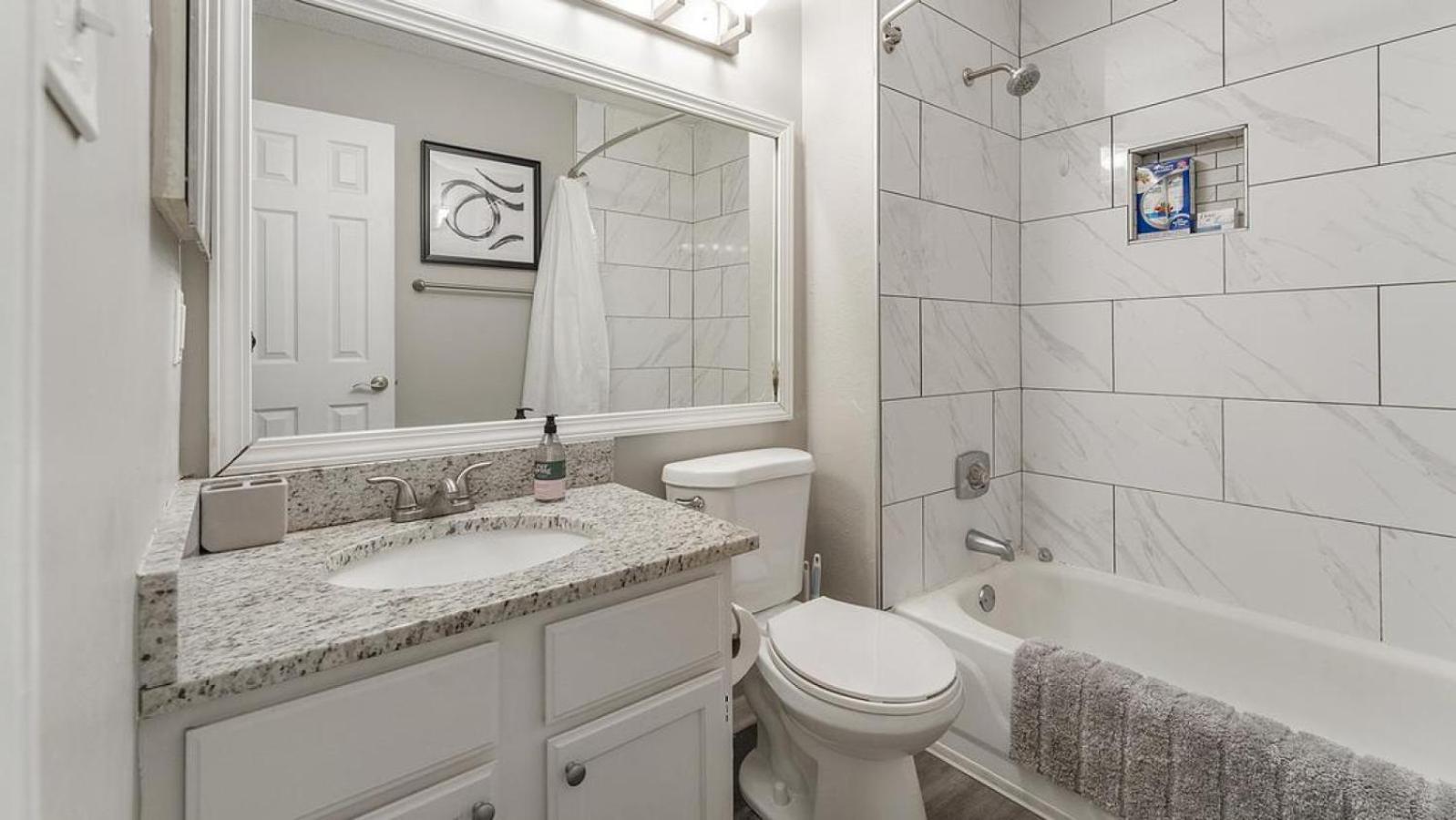 Apartment Landing At Baricelli - 1 Bedroom In Circle Cleveland