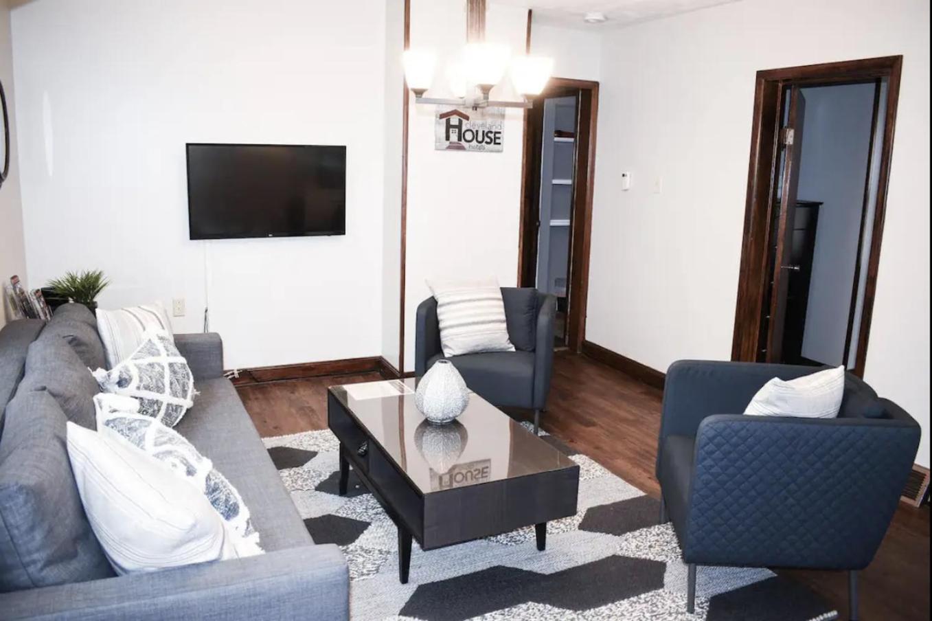 Expansive Charm In Every Corner 7 Bedroom Holiday home *