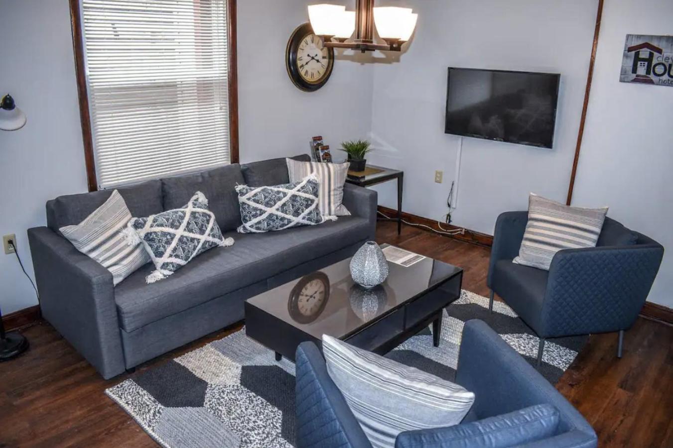 Expansive Charm In Every Corner 7 Bedroom *
