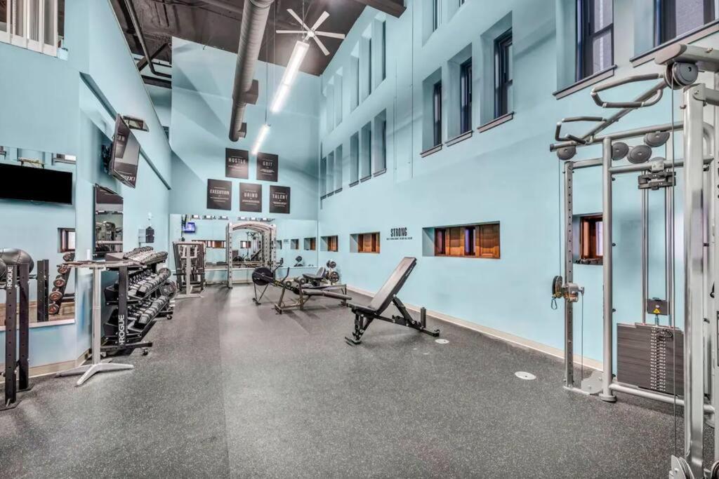 Heart Of Dt With Free Heated Pool & Steam Gym 415 Cleveland