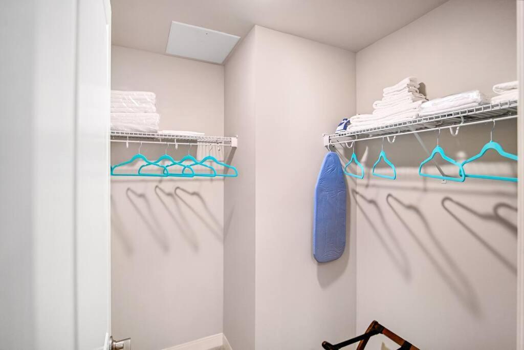Heart Of Dt With Free Heated Pool & Steam Gym 415 Apartment Cleveland