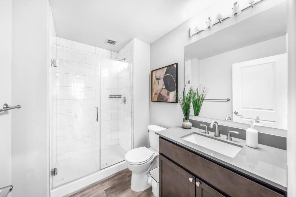 Apartment Heart Of Dt With Free Heated Pool & Steam Gym 415 Cleveland