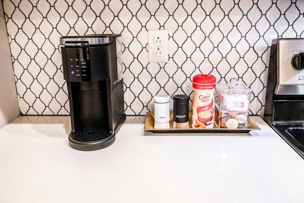 Heart Of Dt With Free Heated Pool & Steam Gym 415 Apartment