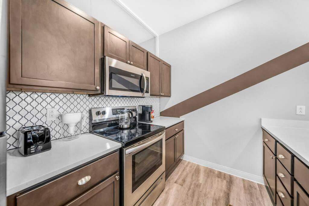 Heart Of Dt With Free Heated Pool & Steam Gym 415 Apartment Cleveland
