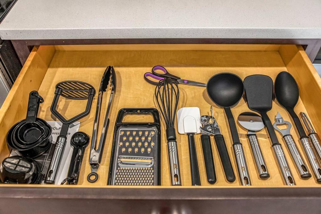 2br Unit With Game Machine With Pool And Gym Access-602 Cleveland