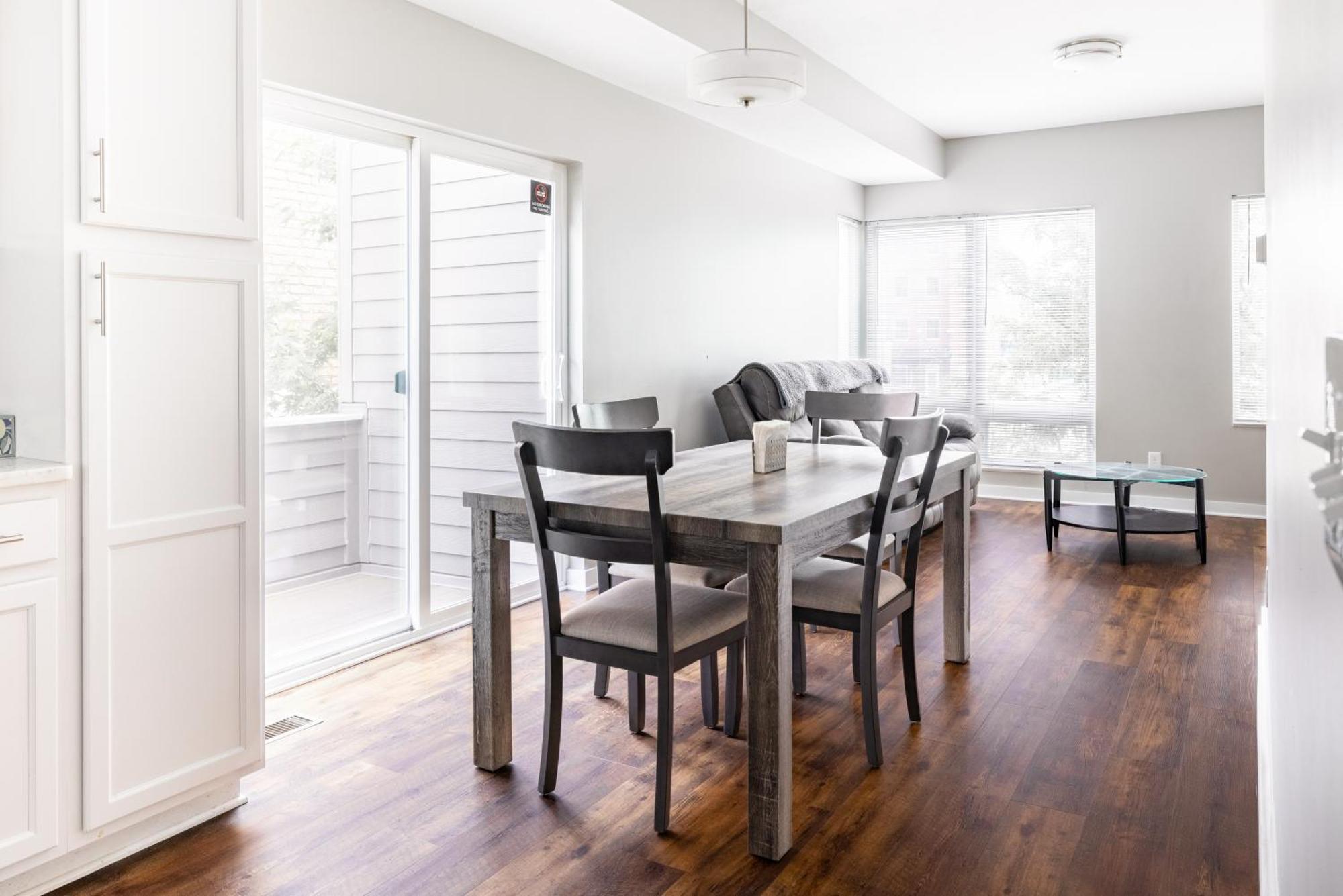 Luxury Downtown Townhome Unit 14 Villa Cleveland