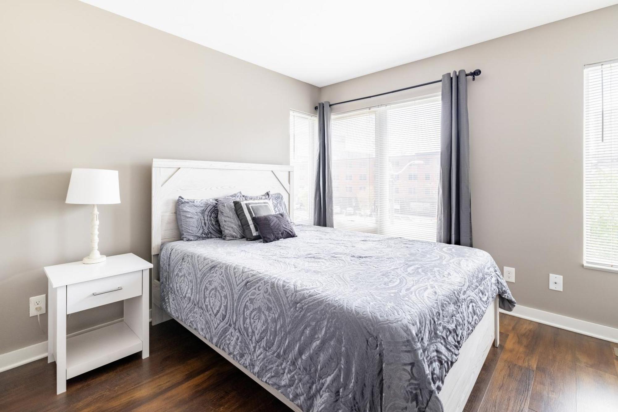 Villa Luxury Downtown Townhome Unit 14 Cleveland