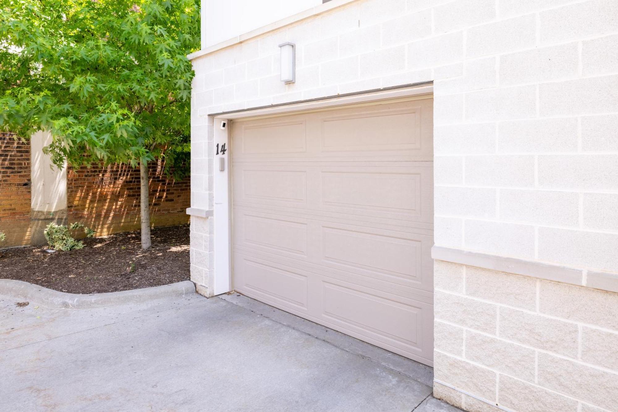 Villa Luxury Downtown Townhome Unit 14