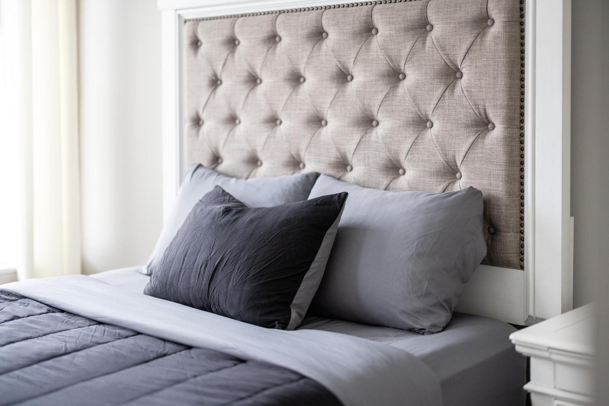 Luxury Downtown Townhome Unit 5 *