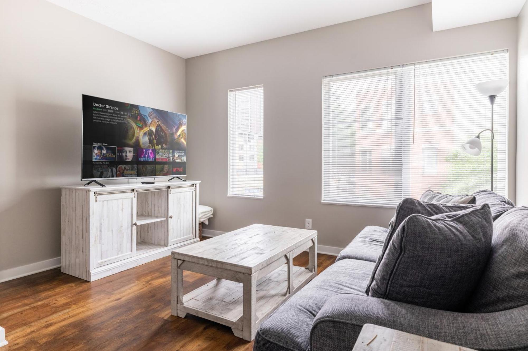 Luxury Downtown Townhome Unit 5 Villa