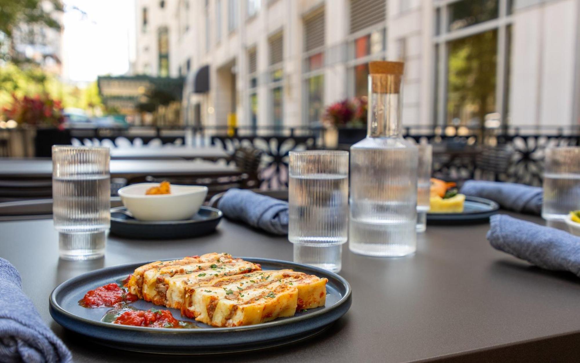 Hotel Crowne Plaza At Playhouse Square By Ihg 3*
