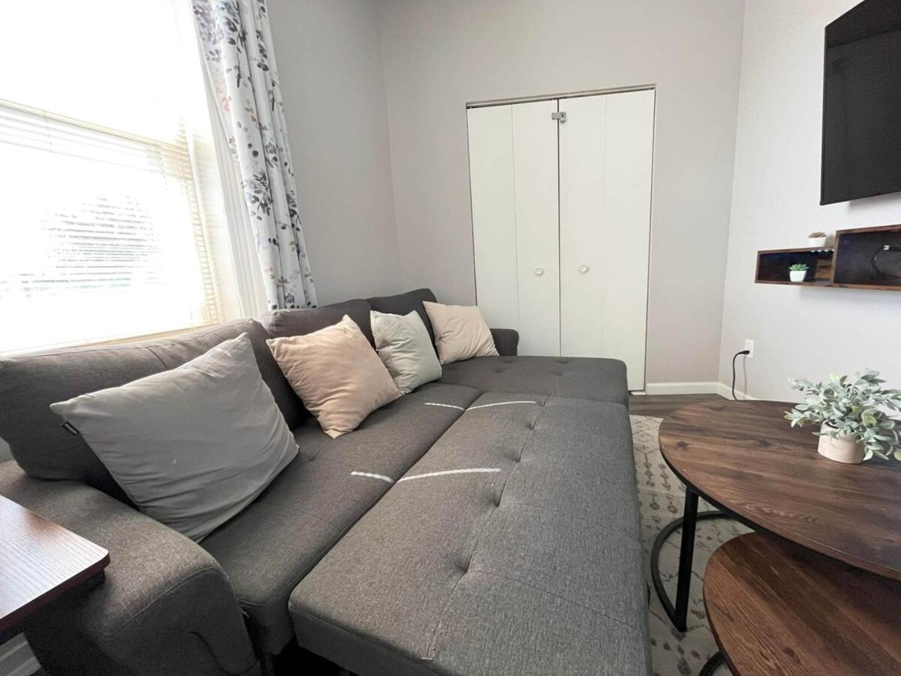 Conteporary Upgraded Dt Cle 2br Apt - Sleeps 6-7 Cleveland