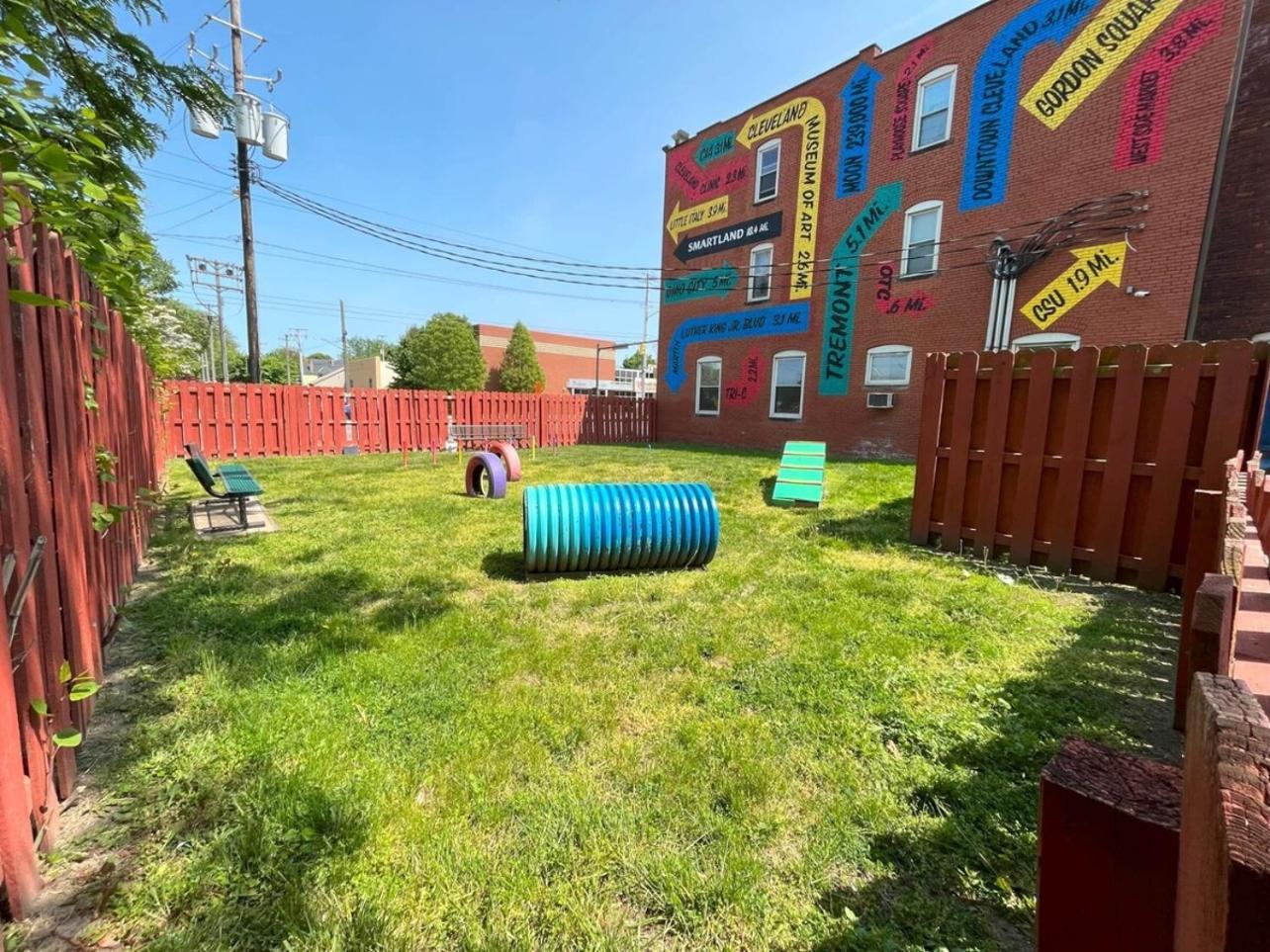 Apartment Conteporary Upgraded Dt Cle 2br Apt - Sleeps 6-7 *