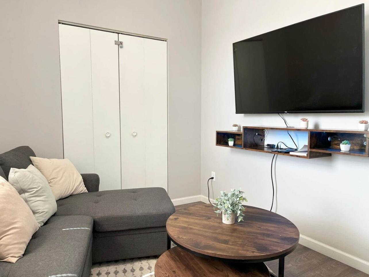 Conteporary Upgraded Dt Cle 2br Apt - Sleeps 6-7 Cleveland