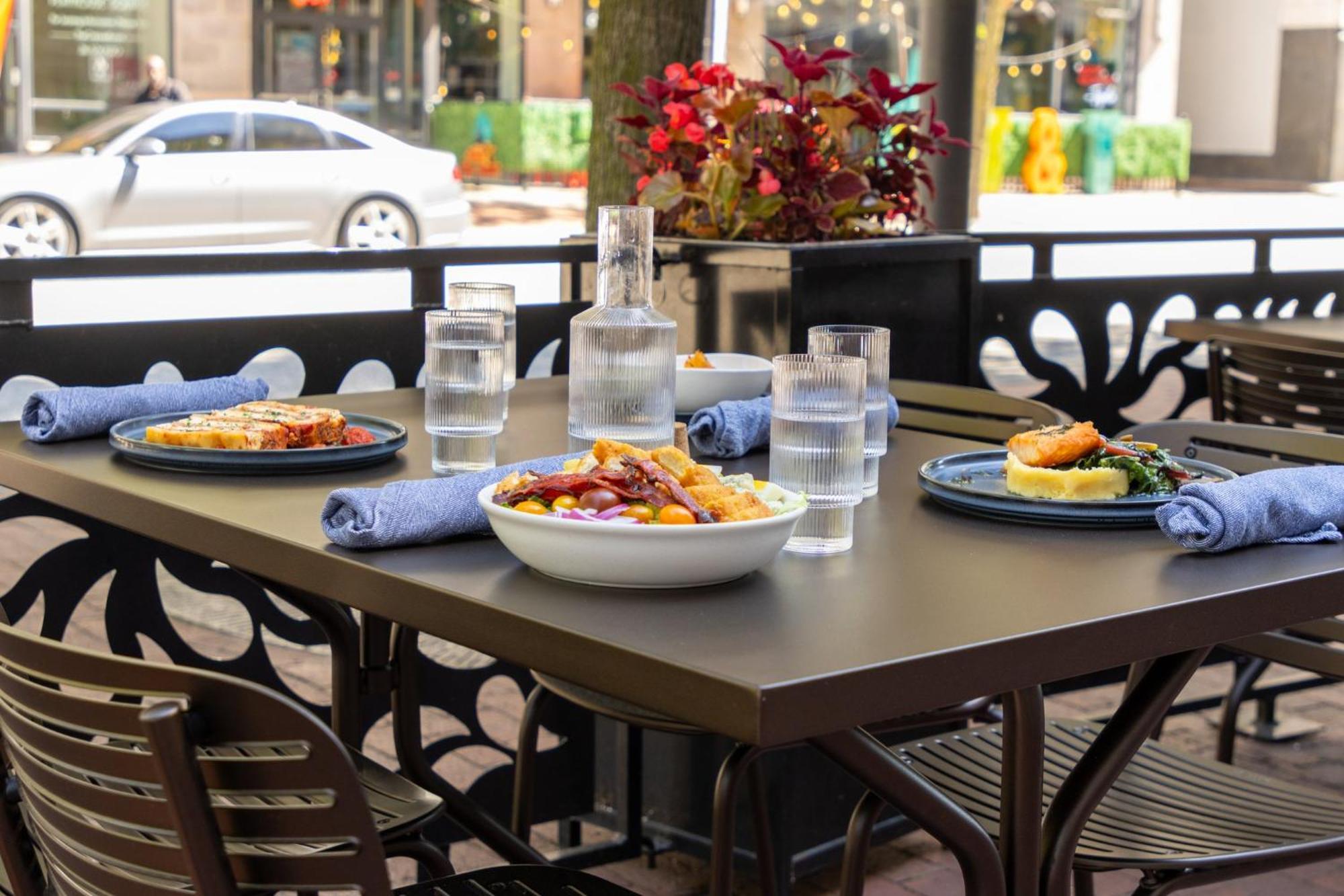 Crowne Plaza At Playhouse Square By Ihg Hotel Cleveland