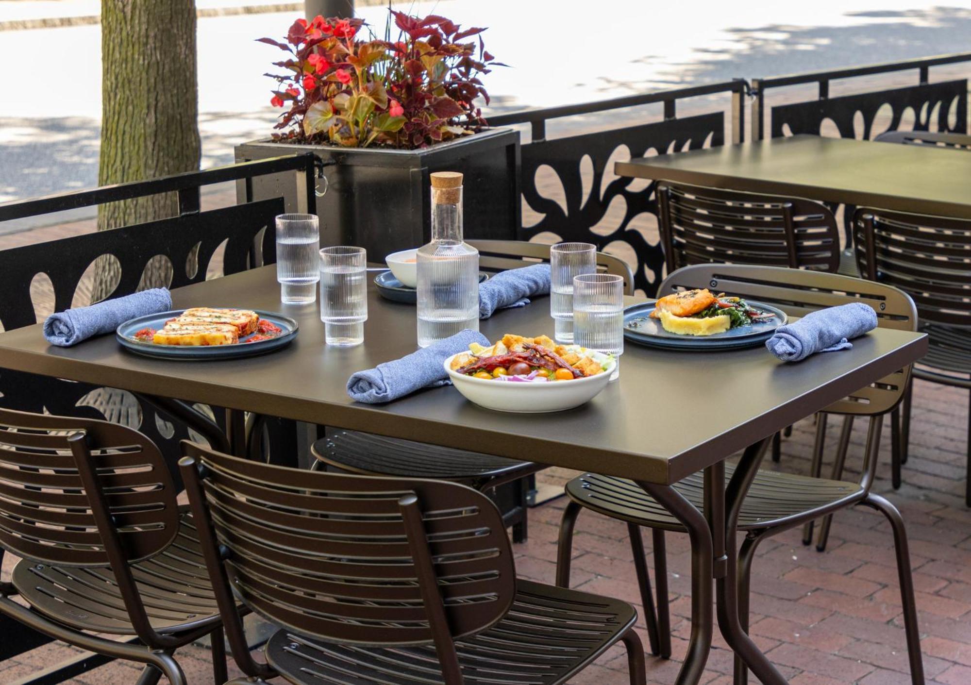 Hotel Crowne Plaza At Playhouse Square By Ihg