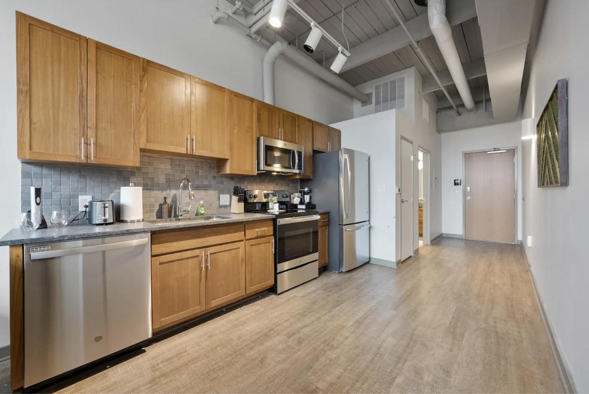 2125 Superior Living Apartment