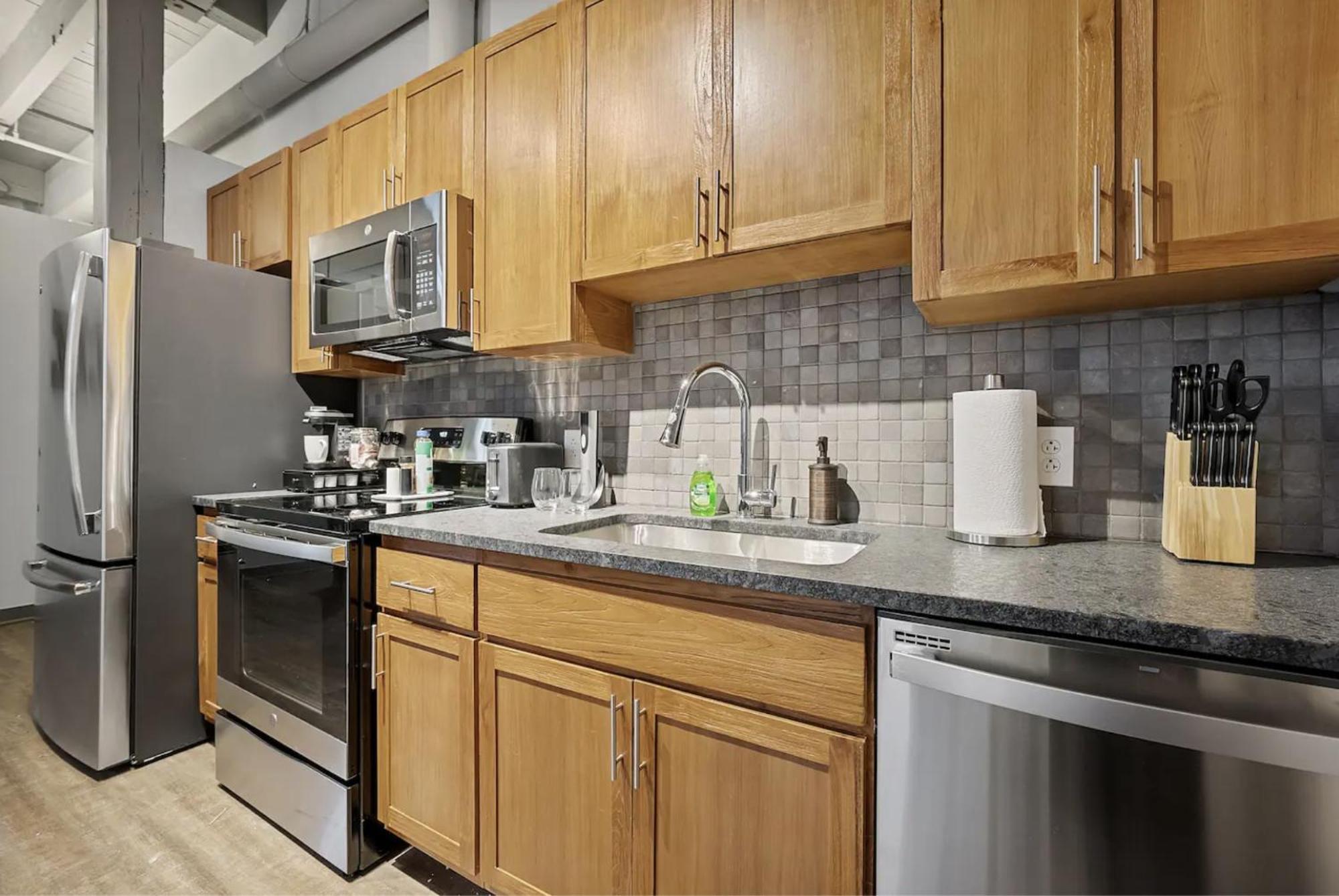 2125 Superior Living Apartment