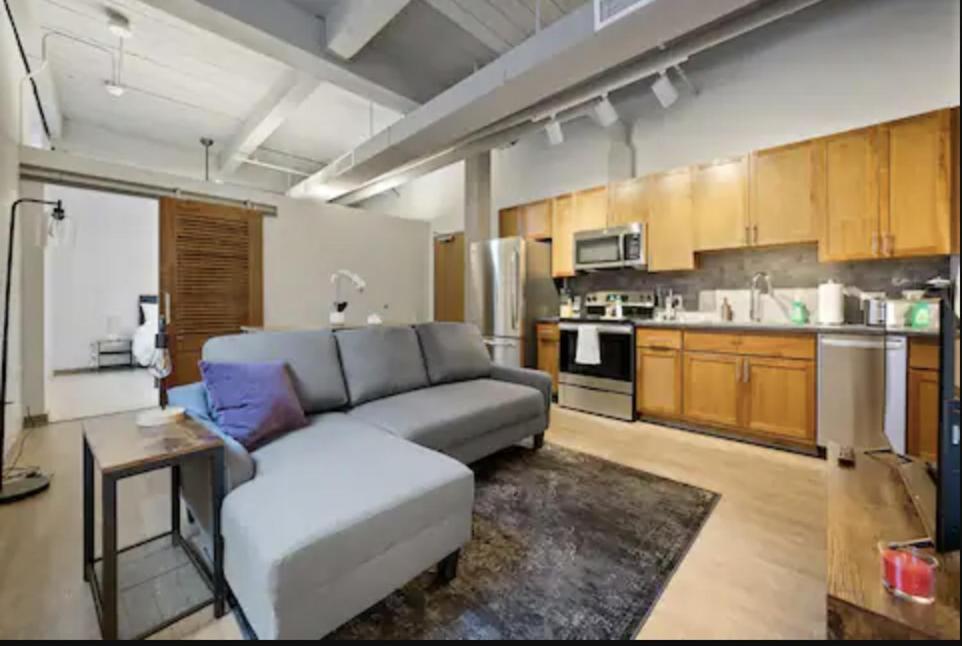 Apartment 2125 Superior Living *