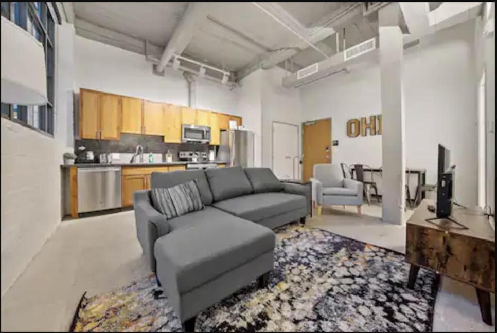 Apartment 2125 Superior Living