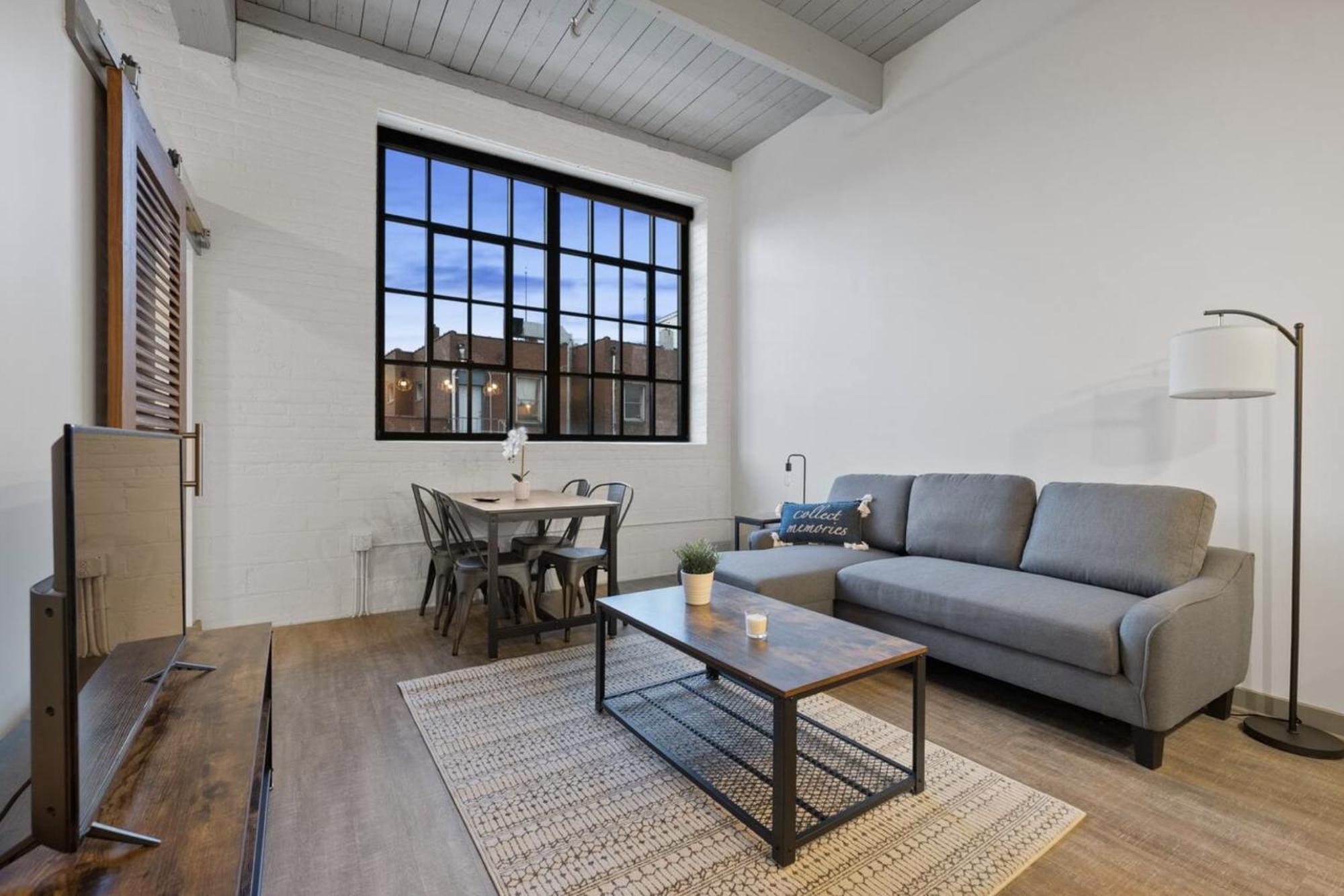 2125 Superior Living Apartment