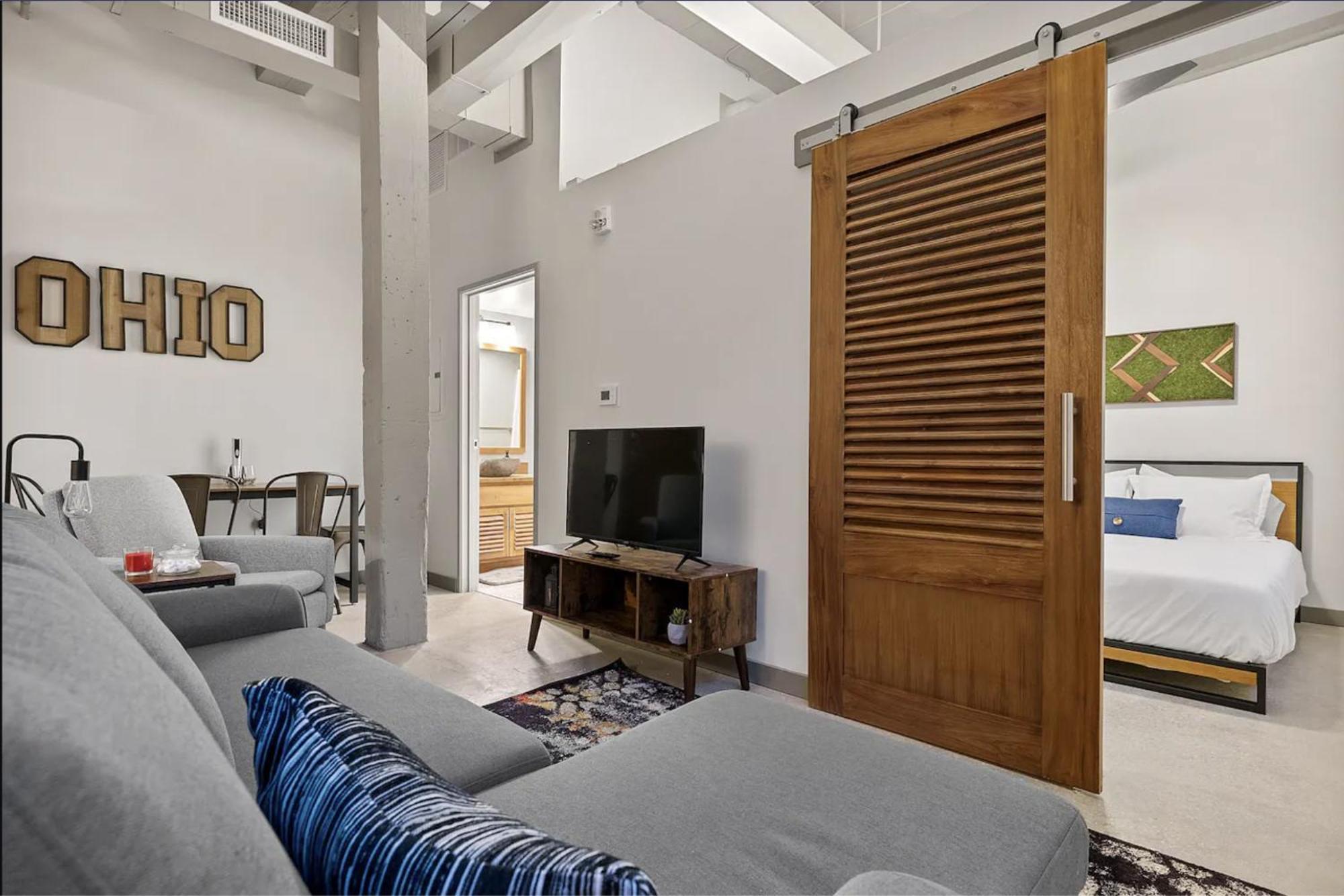 2125 Superior Living