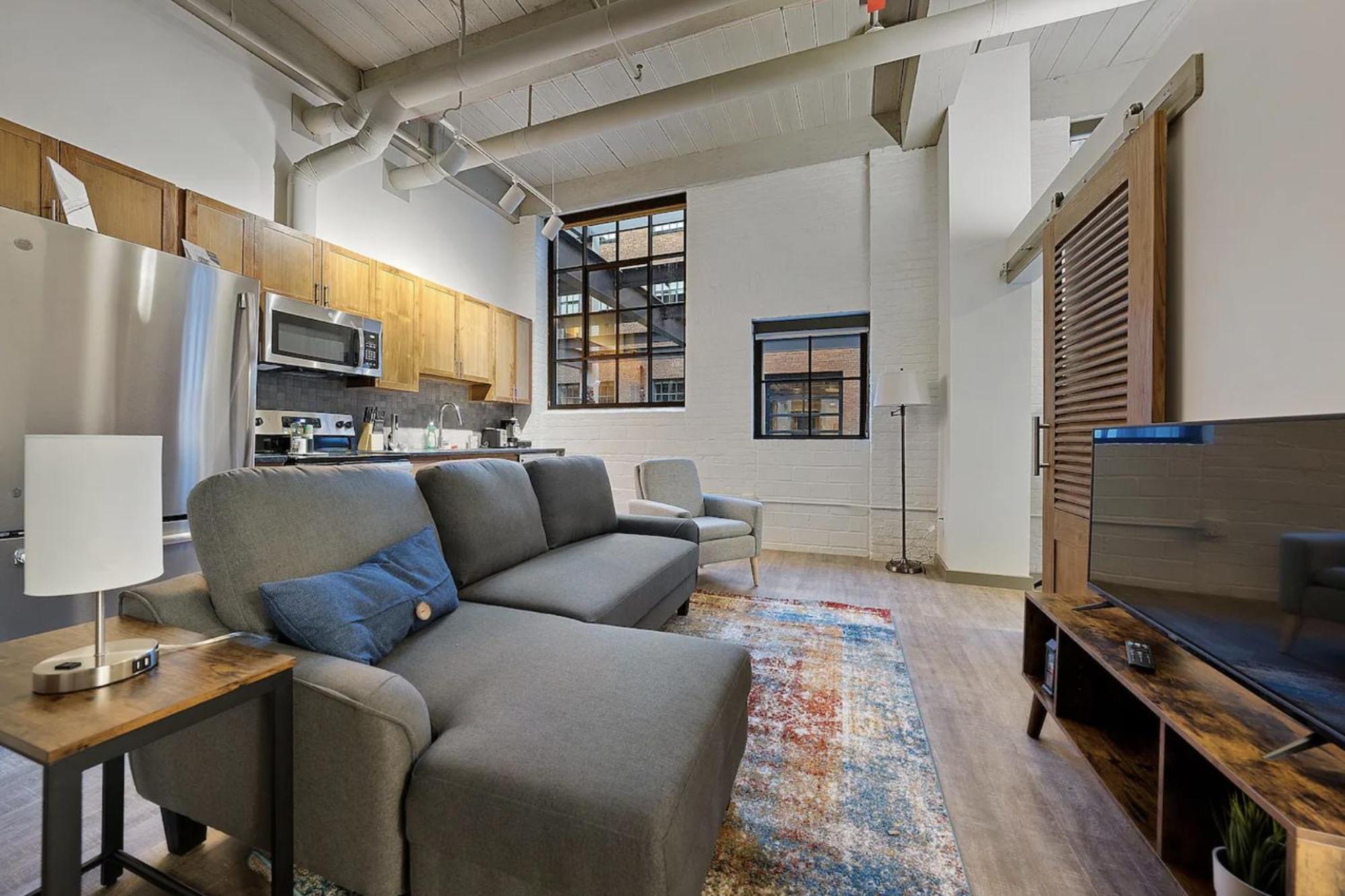 2125 Superior Living Apartment