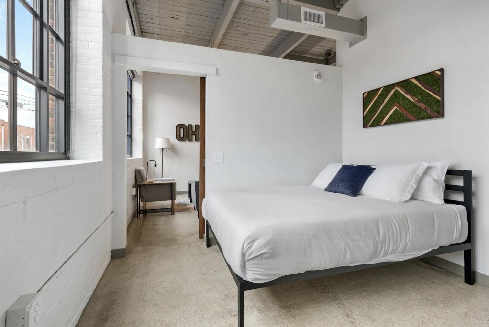 2125 Superior Living *