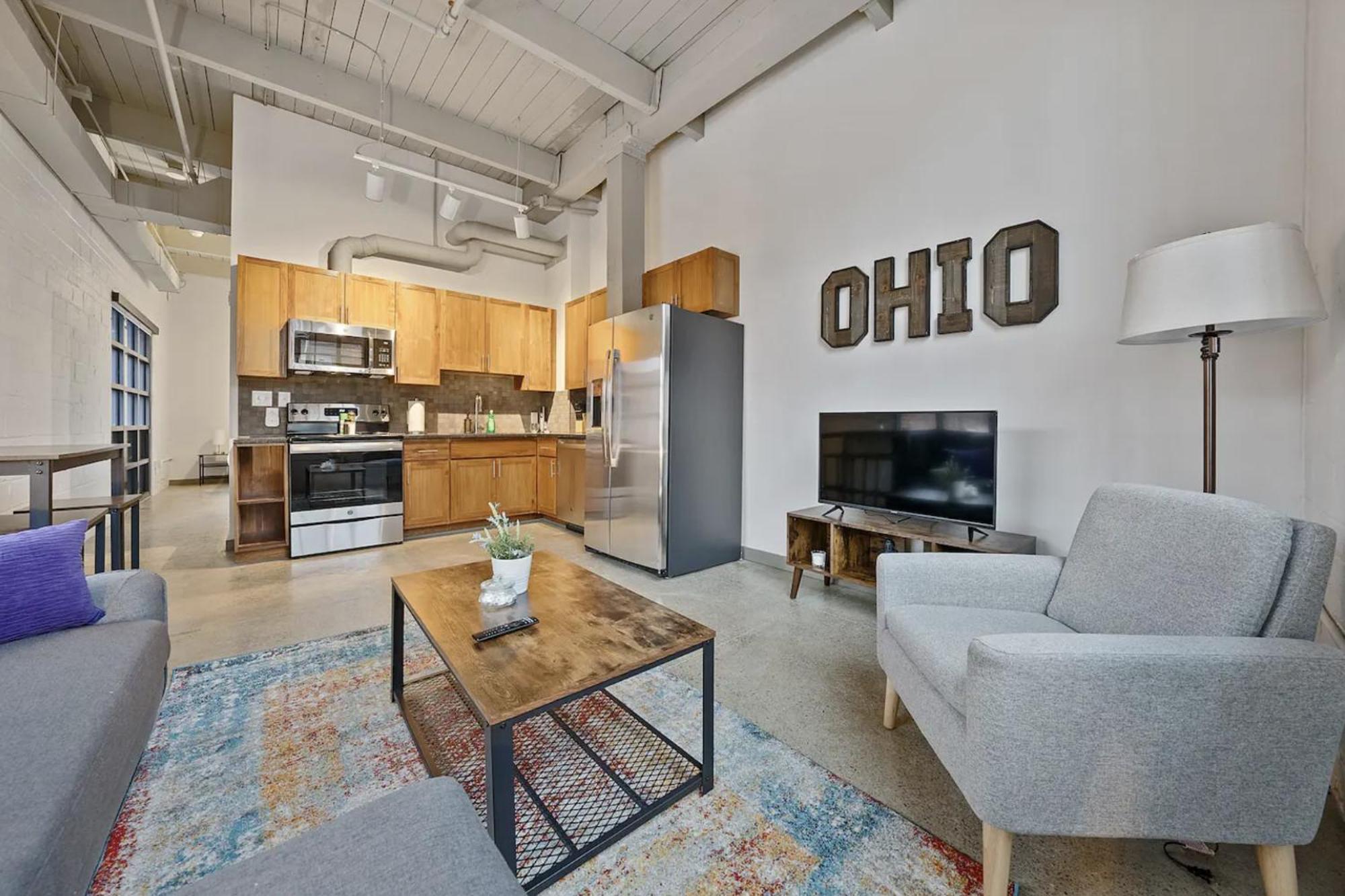 2125 Superior Living *