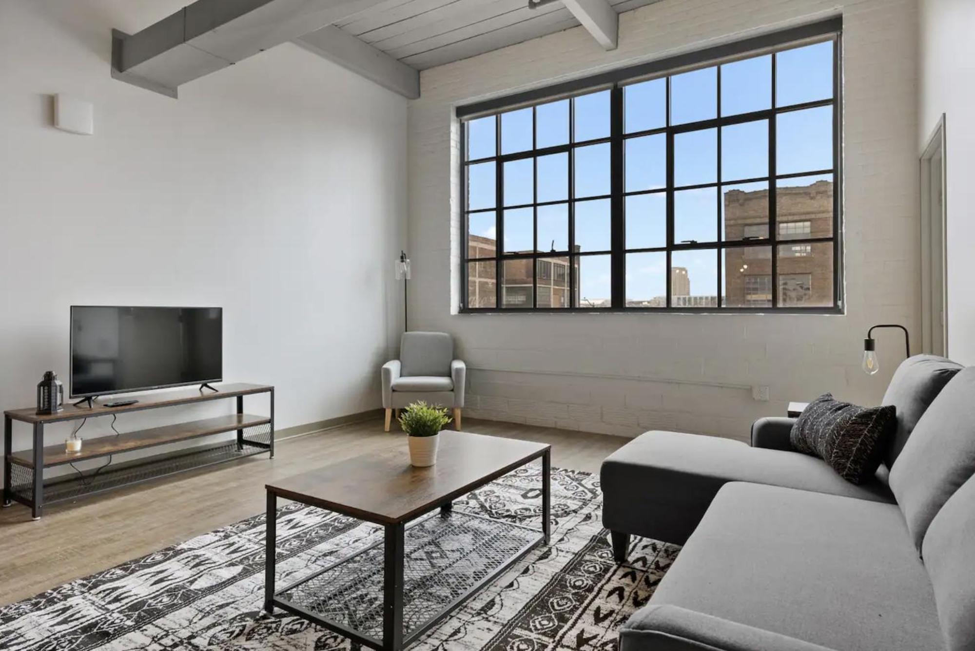 2125 Superior Living *