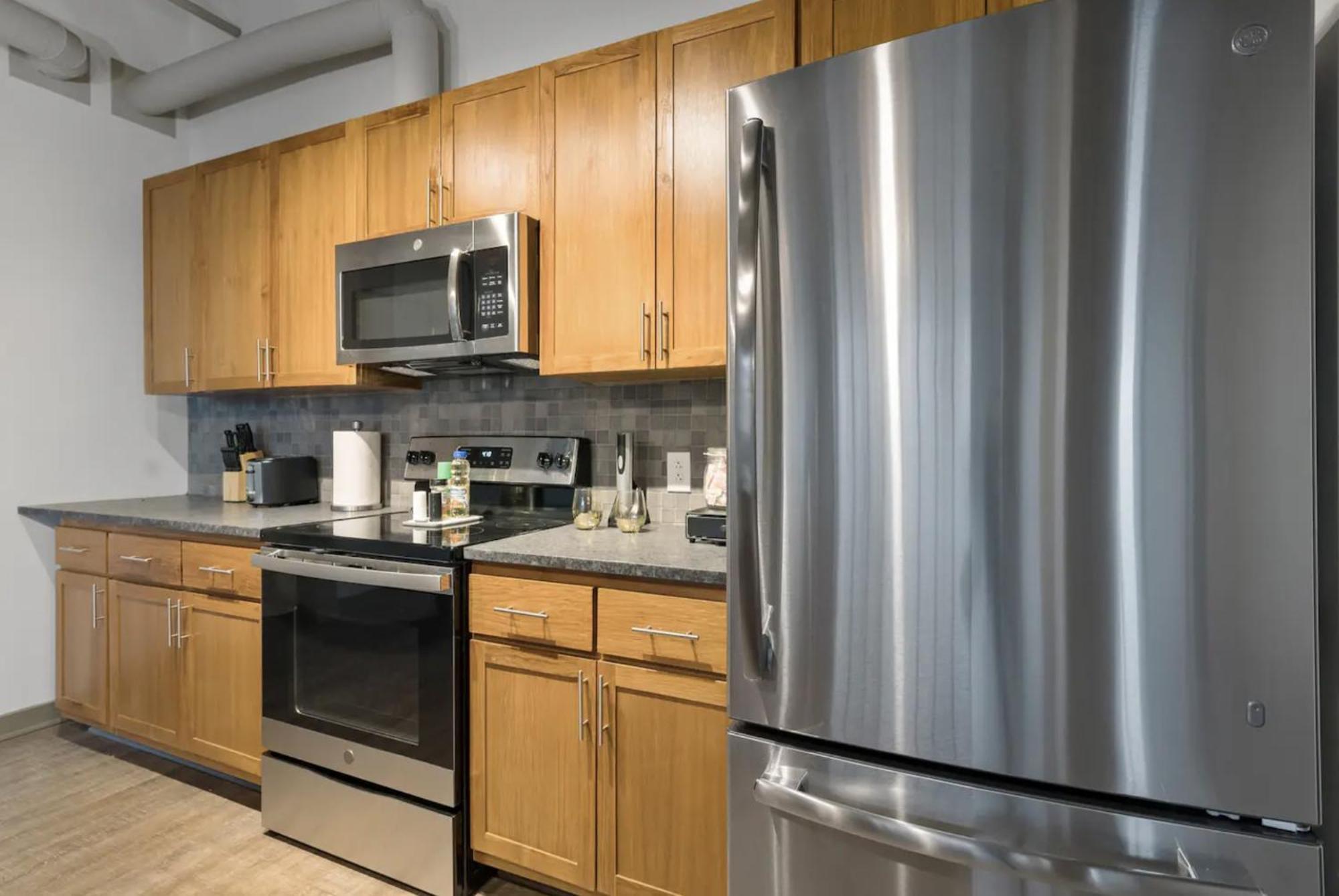 2125 Superior Living Apartment