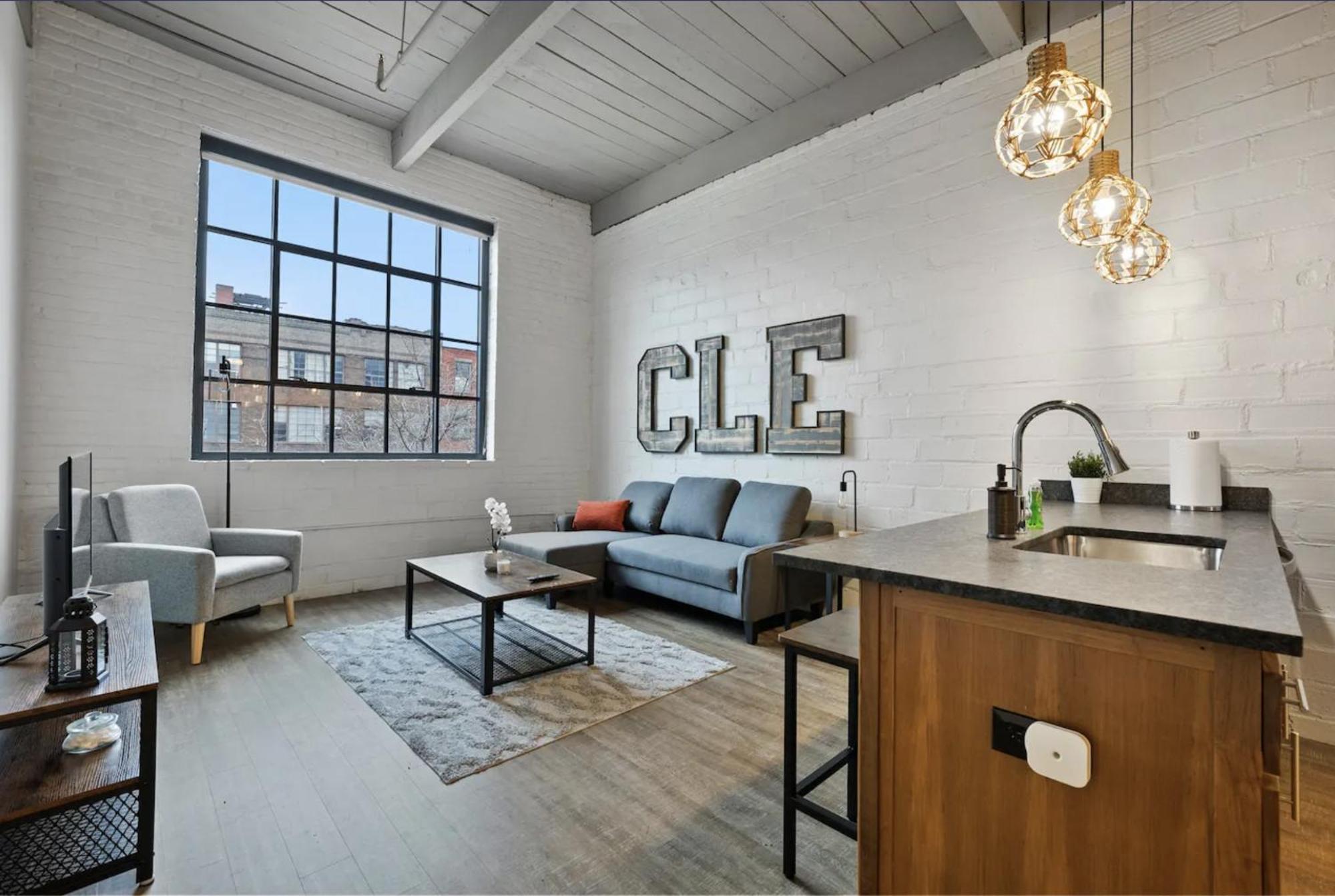 2125 Superior Living *
