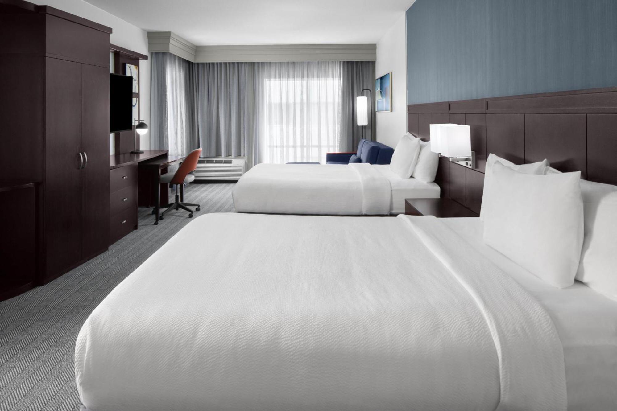 Courtyard Circle Hotel 3*