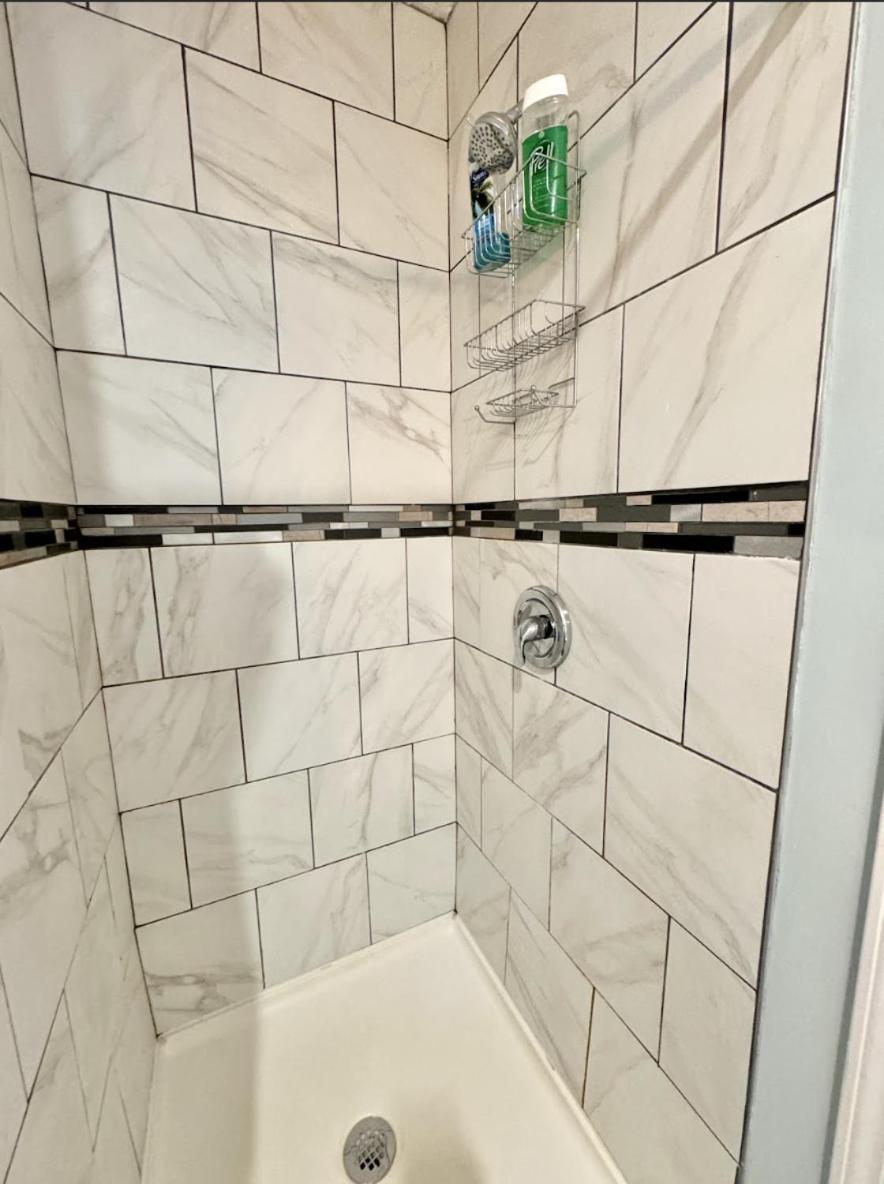 The House - Terrific W33rd Apartment Cleveland