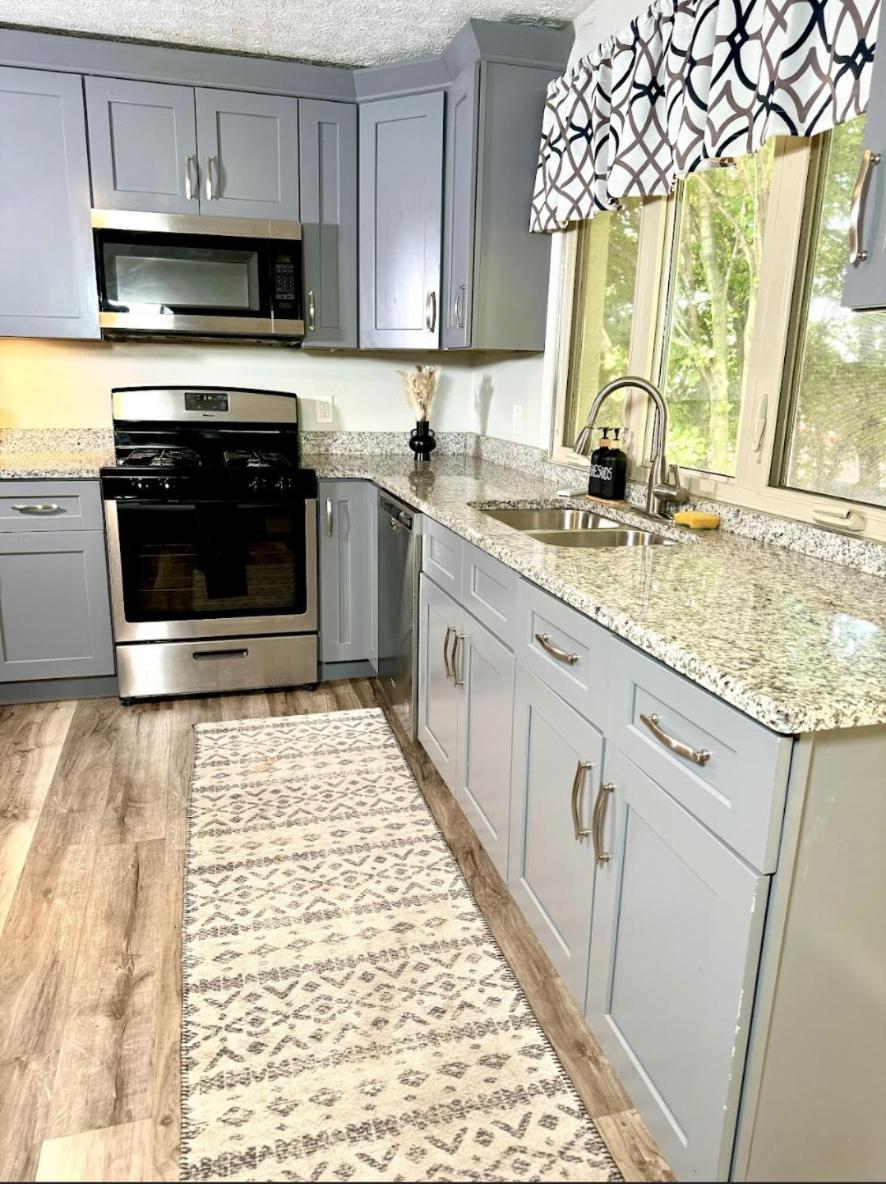 Apartment The House - Terrific W33rd *