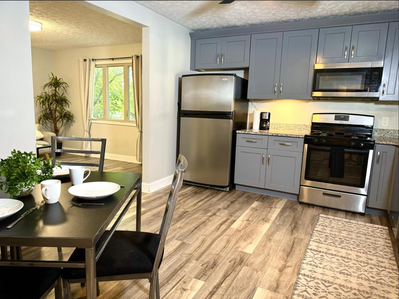 The House - Terrific W33rd Apartment