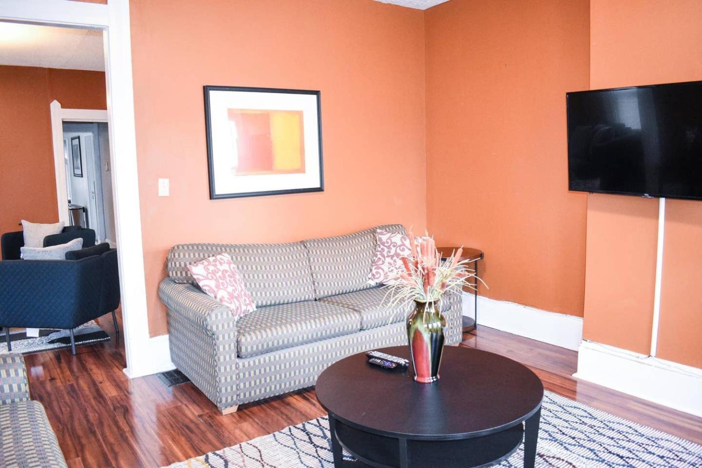 Holiday home Expansive Charm In Every Corner 7 Bedroom Cleveland