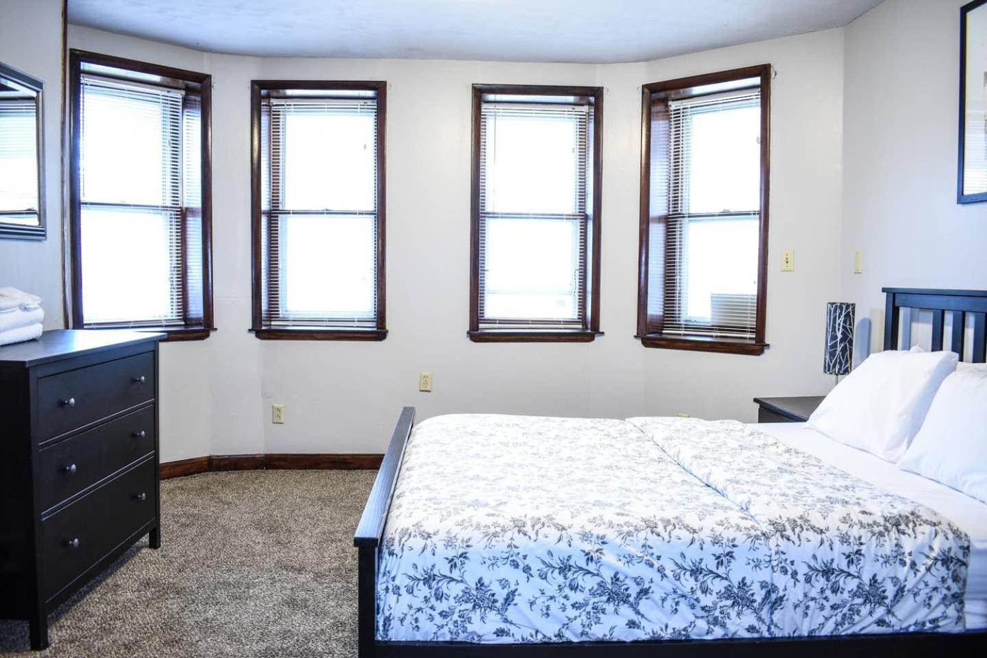 Expansive Charm In Every Corner 7 Bedroom Holiday home