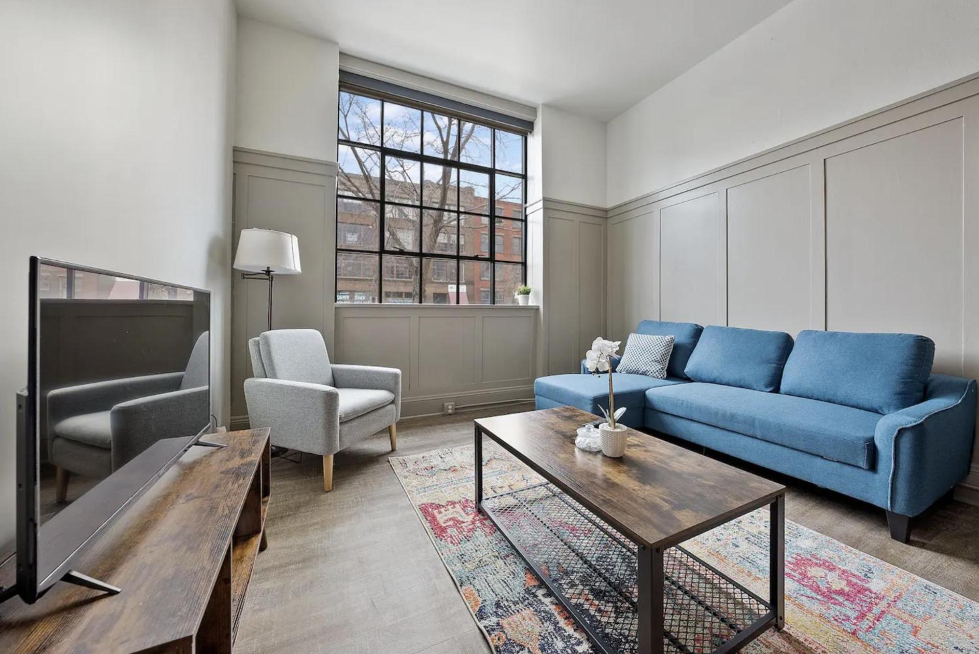 2125 Superior Living Apartment
