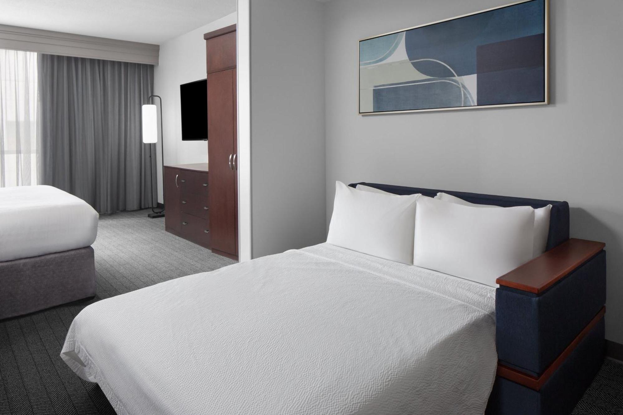 Courtyard Circle 3* Cleveland