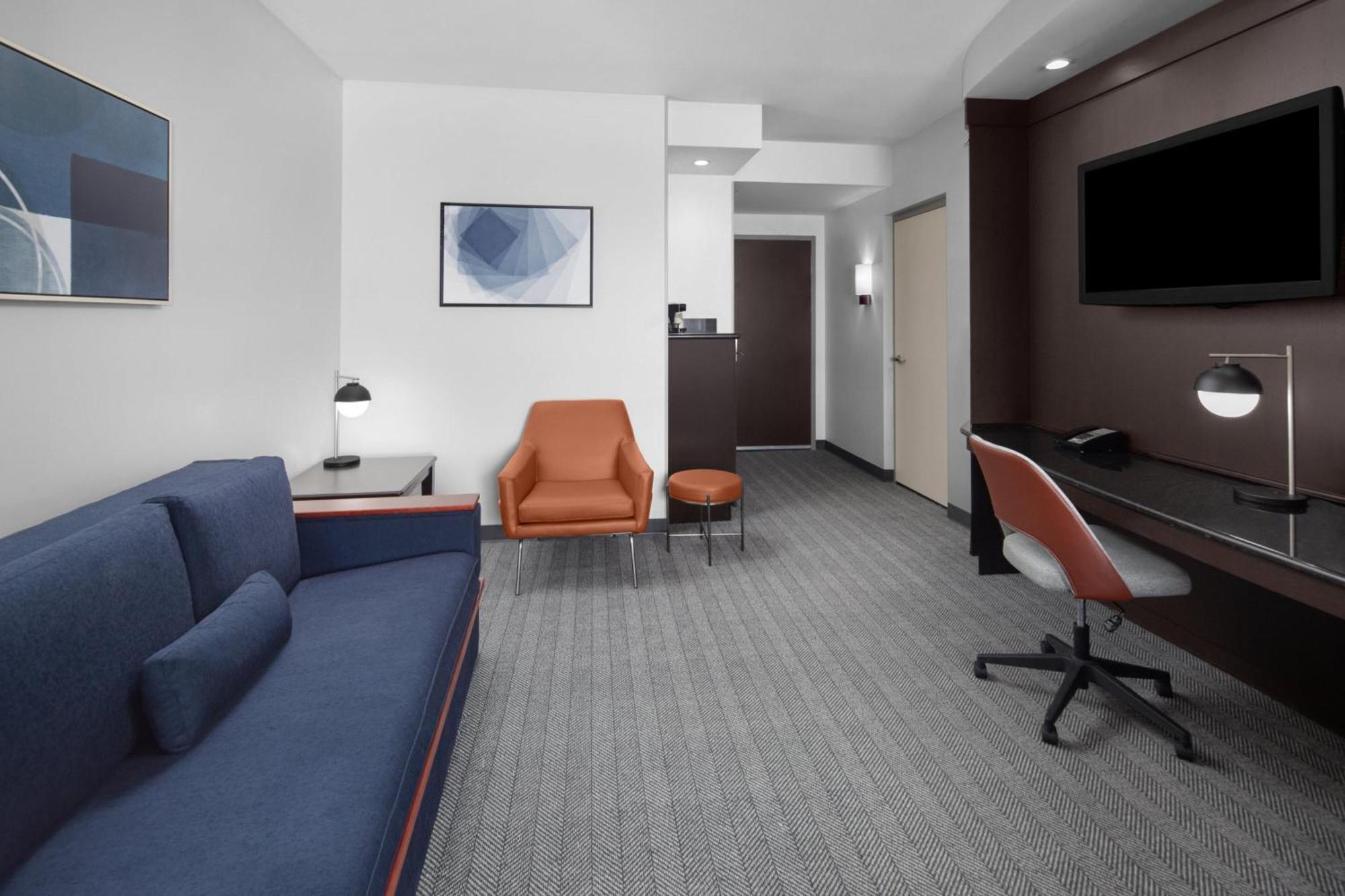 Hotel Courtyard Circle 3*