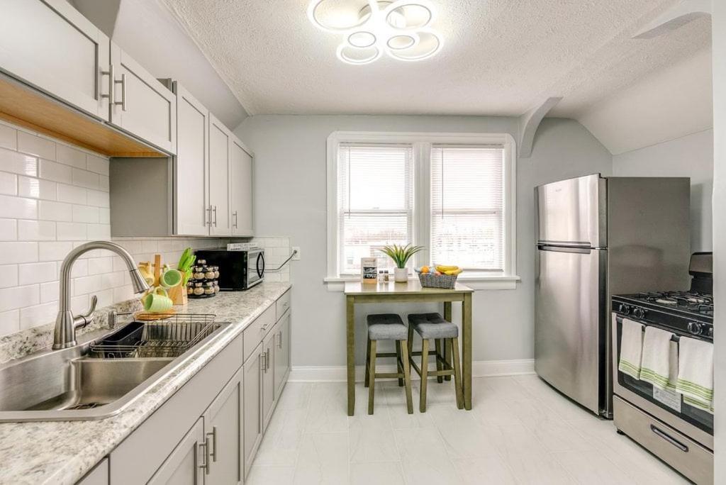 Henninger Whole House V1 Apartment Cleveland