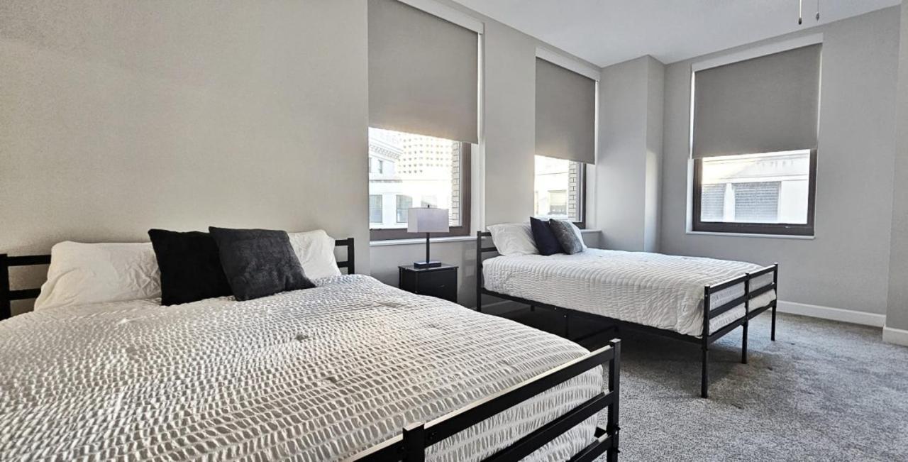Downtown Sq Stadium, Casino, Rock Hall, Clinic Apartment *