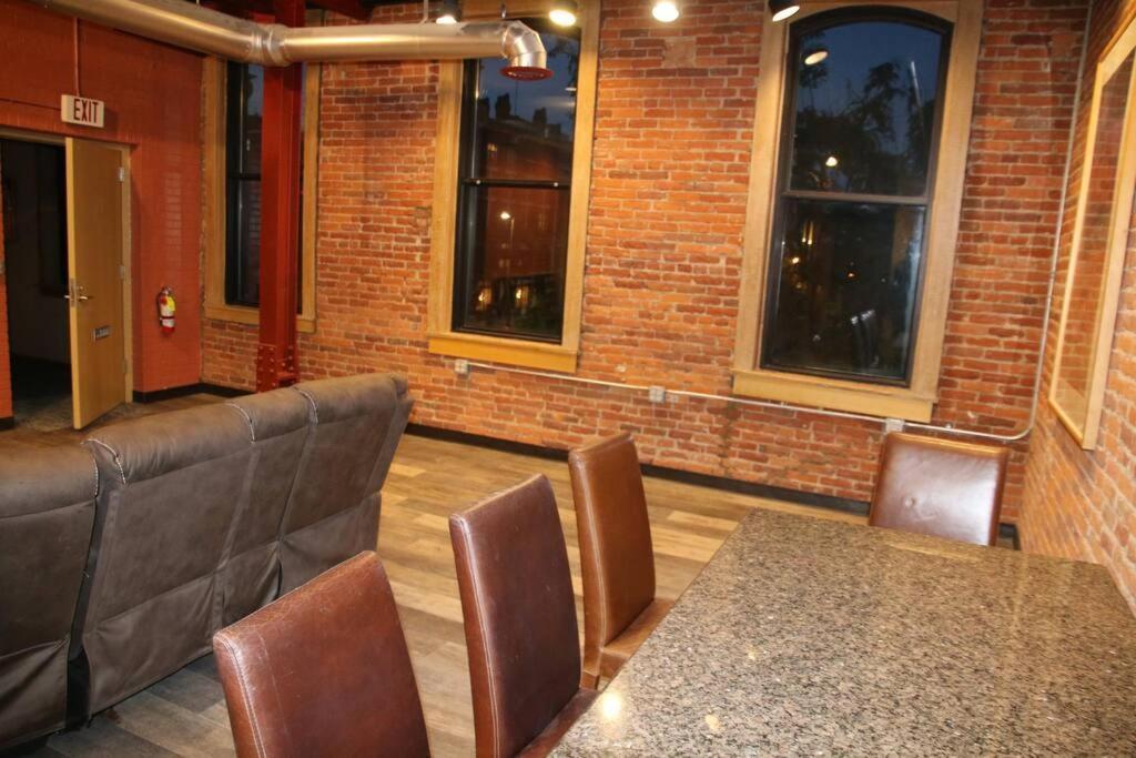 Downtown Historic District Apartment