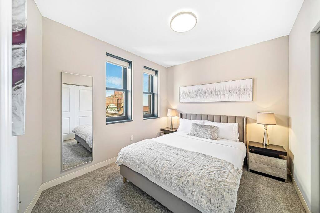 Heart Of Dt With View Enjoy Pool And Steam In Playhouse View 803
